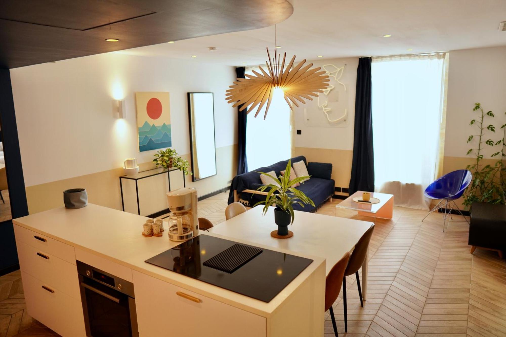 Roma Divine Home Cinema Et Jardin Nîmes Zewnętrze zdjęcie