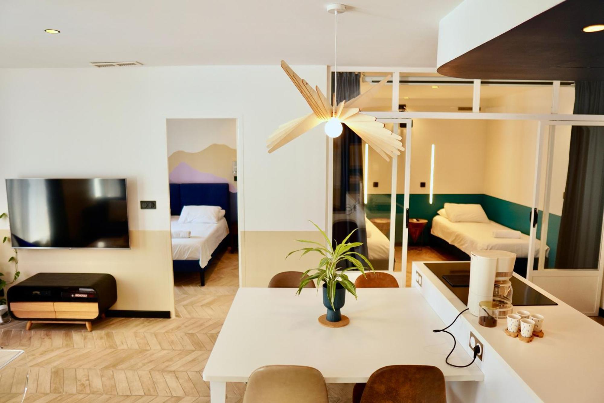 Roma Divine Home Cinema Et Jardin Nîmes Zewnętrze zdjęcie