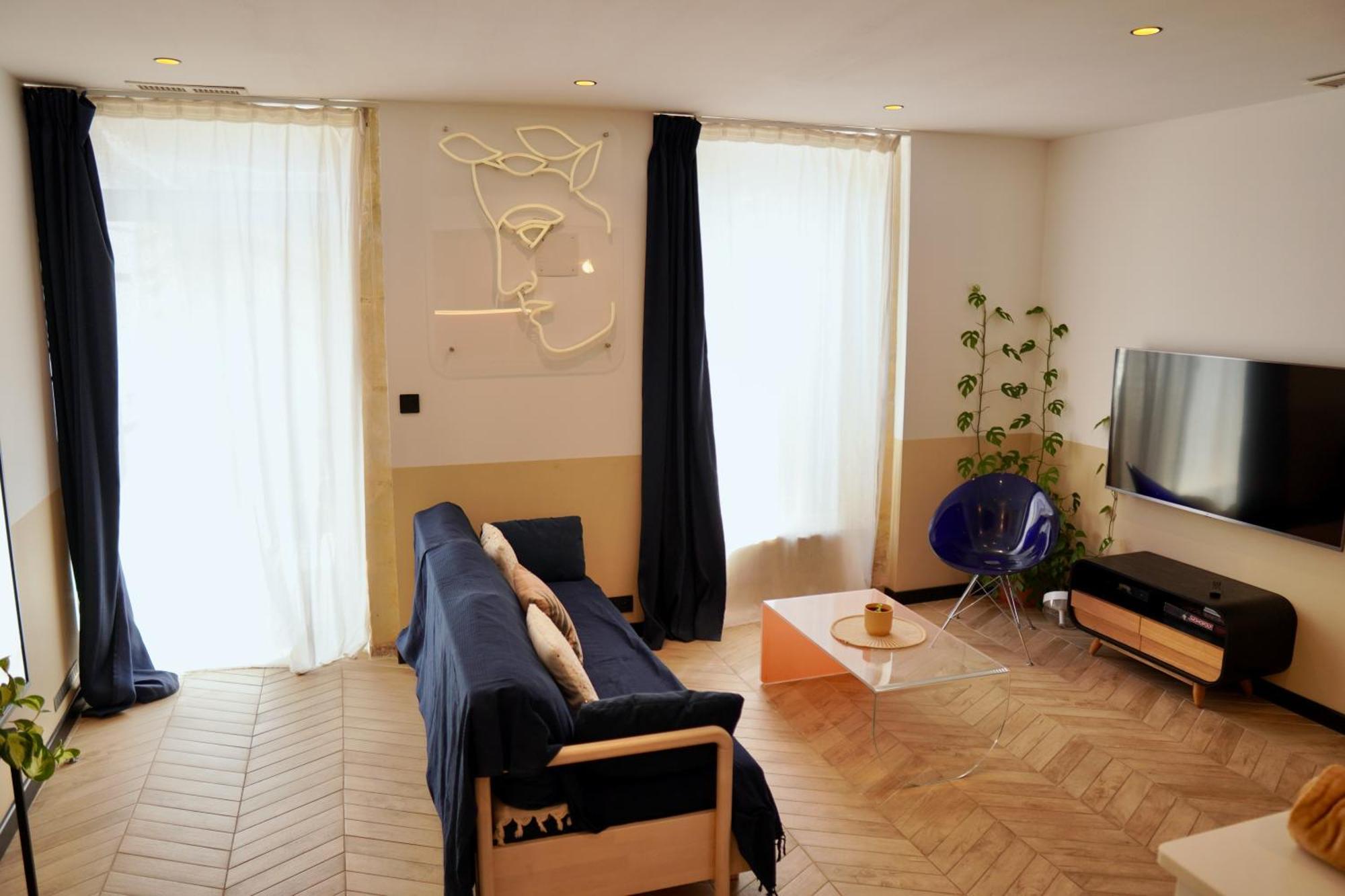 Roma Divine Home Cinema Et Jardin Nîmes Zewnętrze zdjęcie