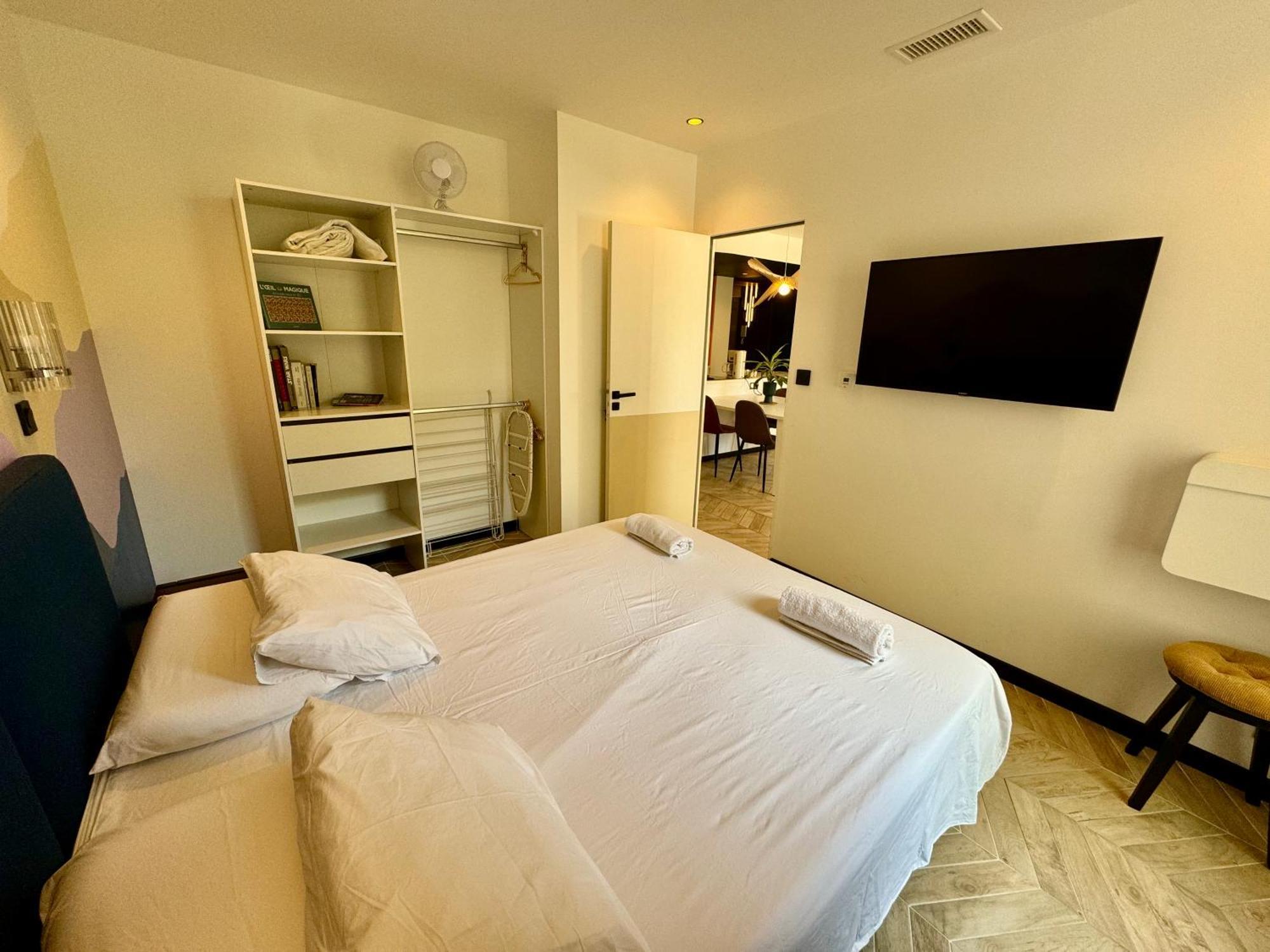 Roma Divine Home Cinema Et Jardin Nîmes Zewnętrze zdjęcie