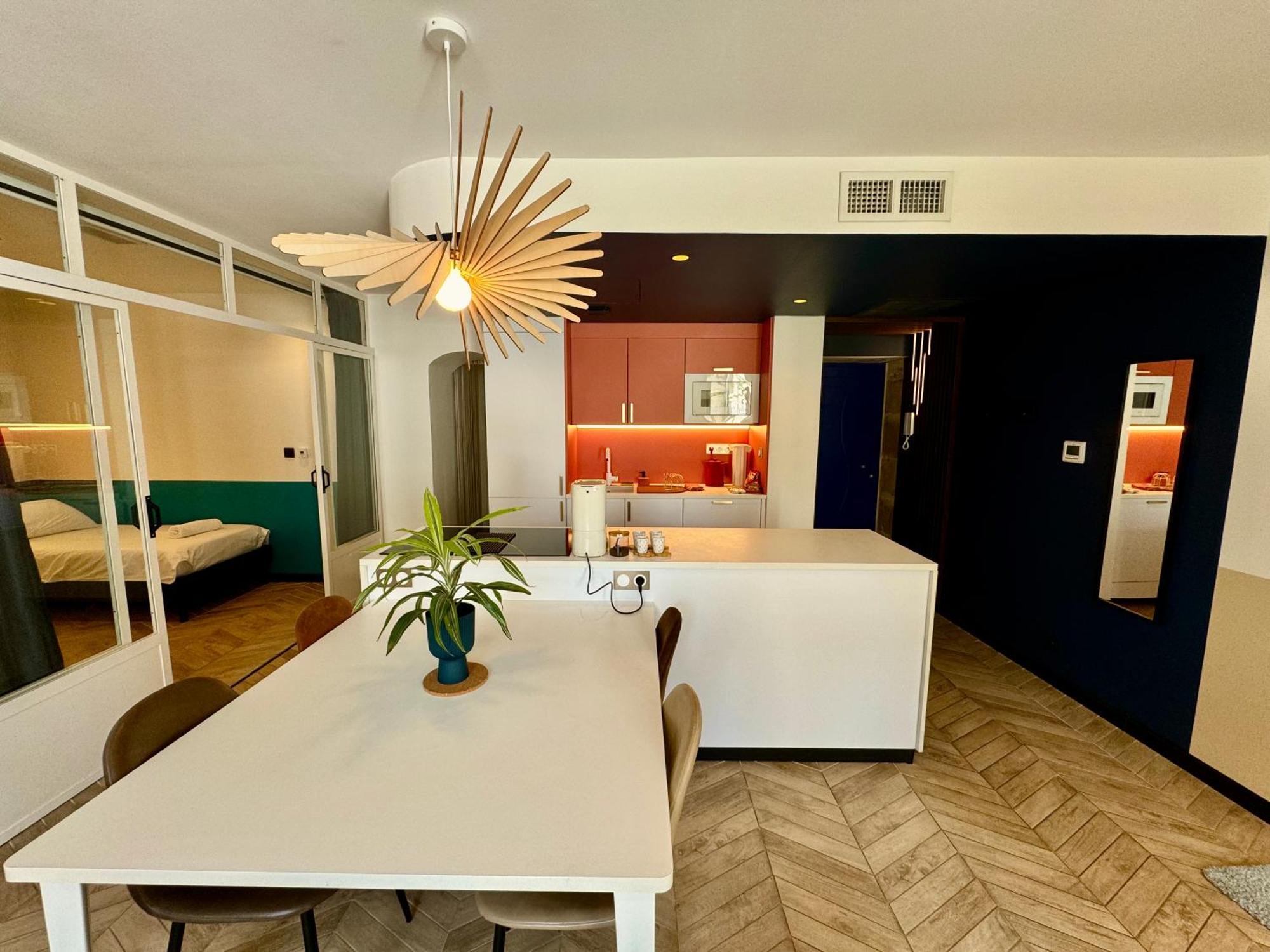 Roma Divine Home Cinema Et Jardin Nîmes Zewnętrze zdjęcie